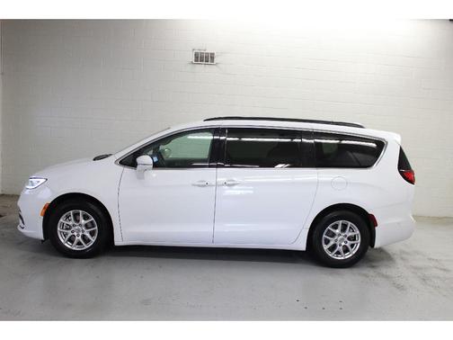 2022 Chrysler Pacifica Touring-L