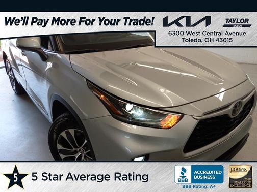 Celestial Silver Metallic 2021 Toyota Highlander XLE