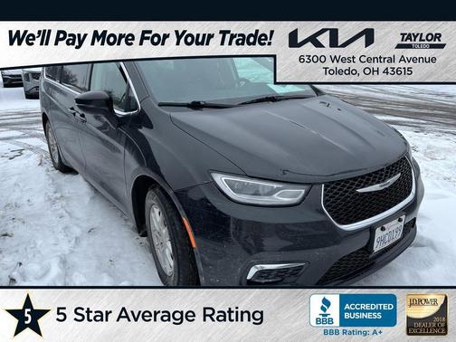 2023 Chrysler Pacifica Touring-L