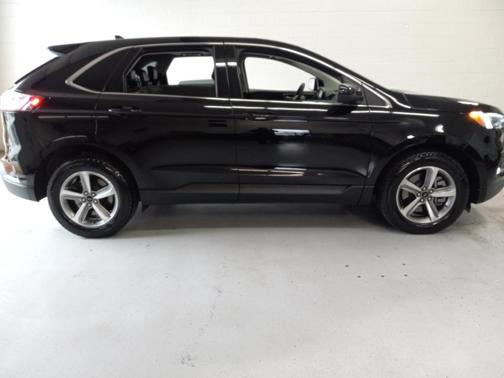 Agate Black Metallic 2023 Ford Edge SEL