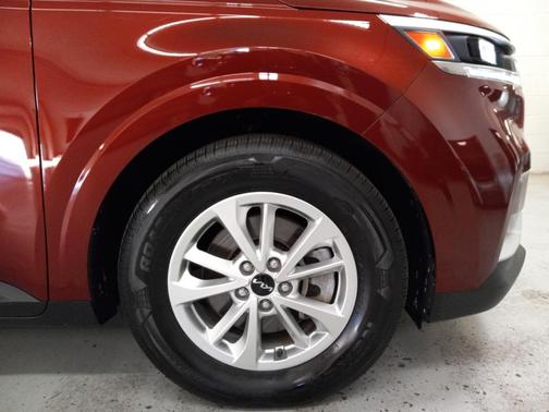 2023 Kia Carnival LX