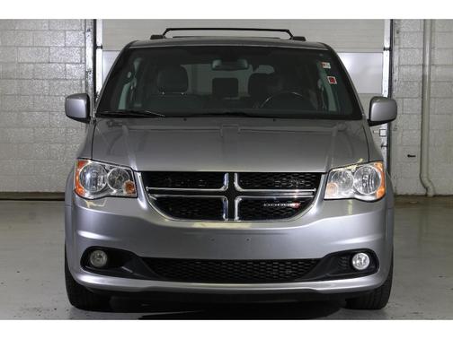 Photo 2 of 22 of 2019 Dodge Grand Caravan SXT