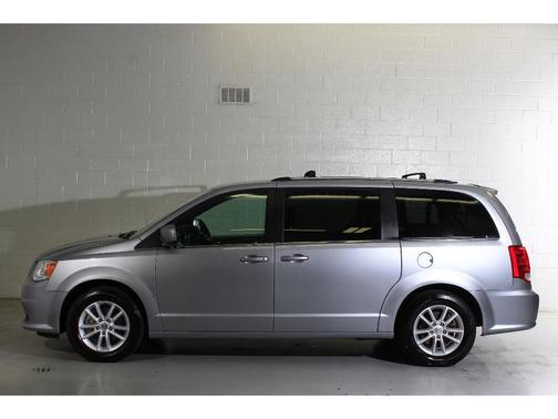 Photo 3 of 22 of 2019 Dodge Grand Caravan SXT
