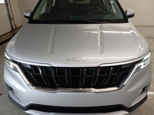 2023 Kia Carnival LX