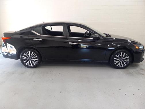 Black 2025 Nissan Altima SV