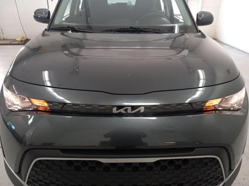 Gravity Gray 2025 Kia Soul LX