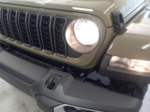 Tide 2025 Jeep Gladiator Sport