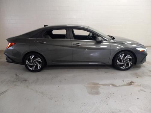 2025 Hyundai ELANTRA HEV Limited