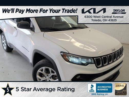 Bright White Clearcoat 2024 Jeep Compass Latitude