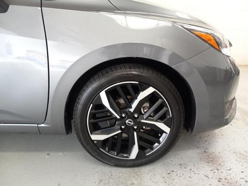 2024 Nissan Versa 1.6 SR