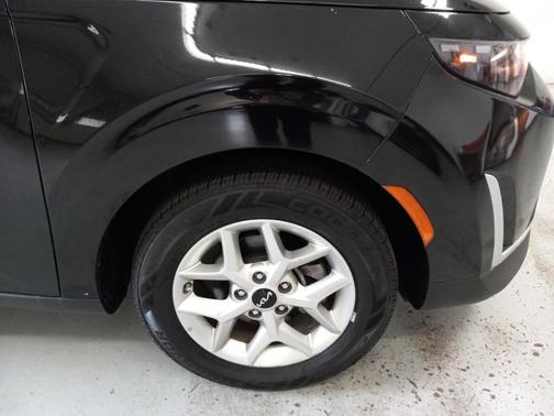 Fusion Orange 2025 Kia Soul LX