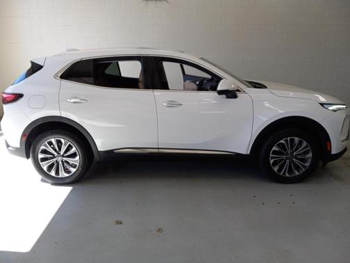 Summit White 2024 Buick Envision Preferred