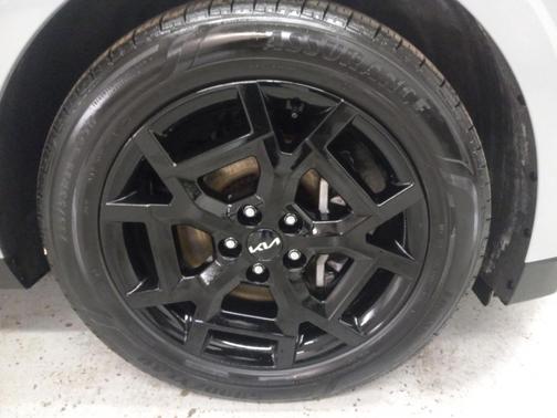 2025 Kia Carnival SX