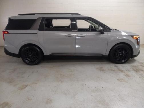 2025 Kia Carnival SX