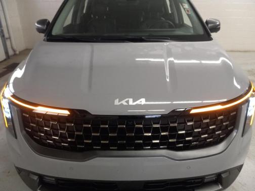 2025 Kia Carnival SX