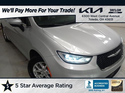 2023 Chrysler Pacifica Touring-L