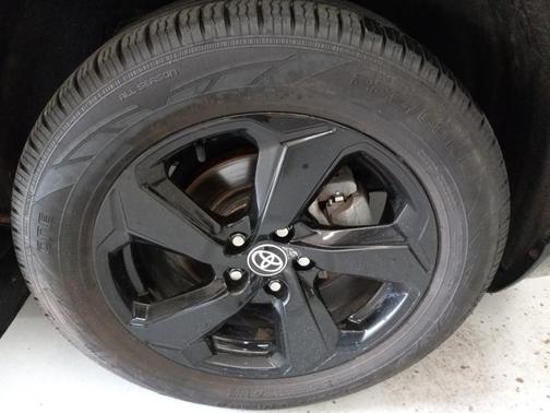 Magnetic Gray Metallic 2021 Toyota RAV4 Hybrid XSE