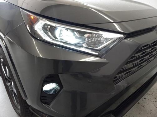 Magnetic Gray Metallic 2021 Toyota RAV4 Hybrid XSE