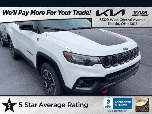Bright White Clearcoat 2025 Jeep Compass Trailhawk