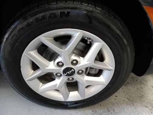 Gravity Gray 2022 Kia Soul LX