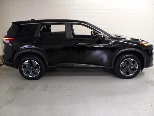 Super Black 2025 Nissan Rogue SV