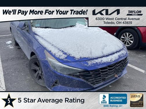 2022 Hyundai ELANTRA SEL