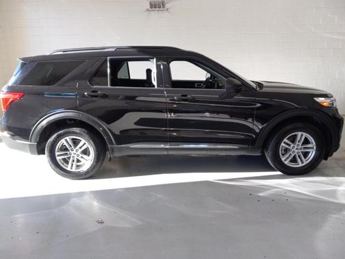 Agate Black Metallic 2022 Ford Explorer XLT