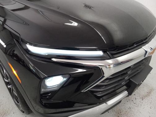 Mosaic Black Metallic 2025 Chevrolet Trailblazer LT