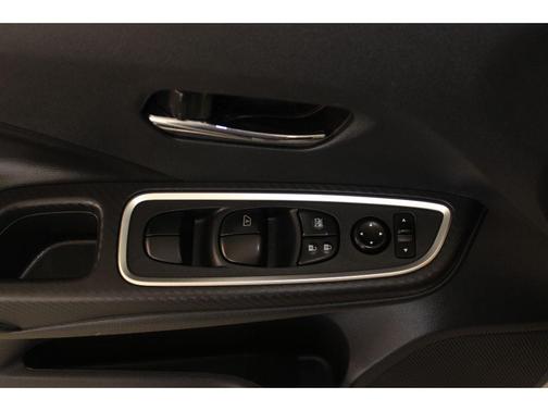 2024 Nissan Versa 1.6 SR
