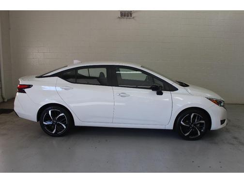 2024 Nissan Versa 1.6 SR