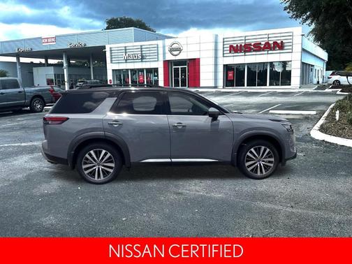 2022 Nissan Pathfinder Platinum