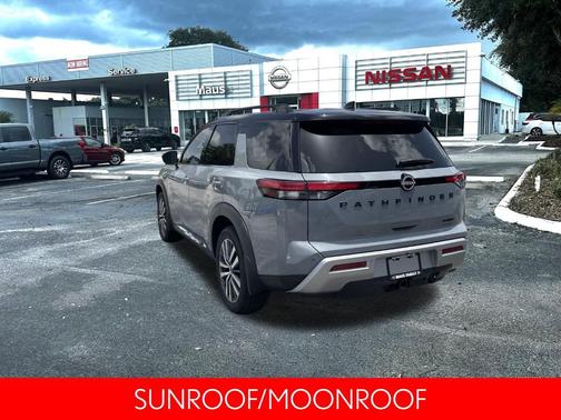2022 Nissan Pathfinder Platinum