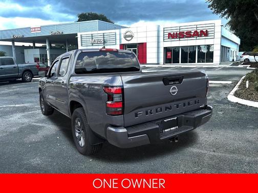 2025 Nissan Frontier SV