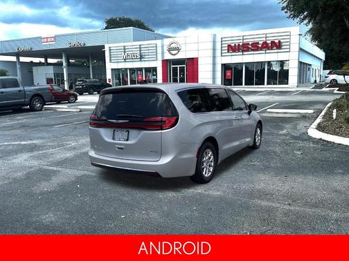 2024 Chrysler Pacifica Touring-L