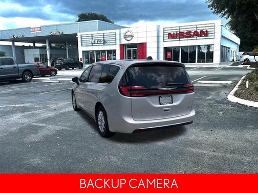2024 Chrysler Pacifica Touring-L