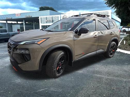 2025 Nissan Rogue Rock Creek