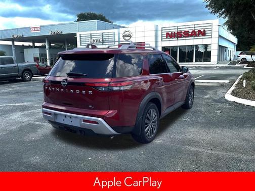 2022 Nissan Pathfinder SL