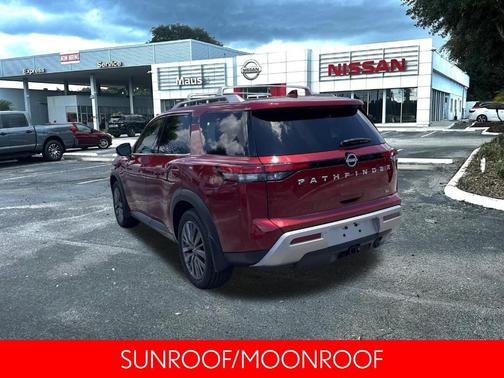2022 Nissan Pathfinder SL