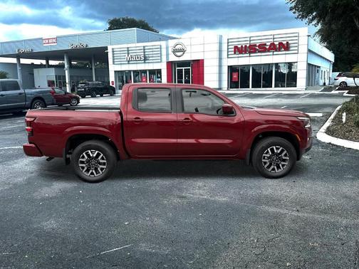 2024 Nissan Frontier SL