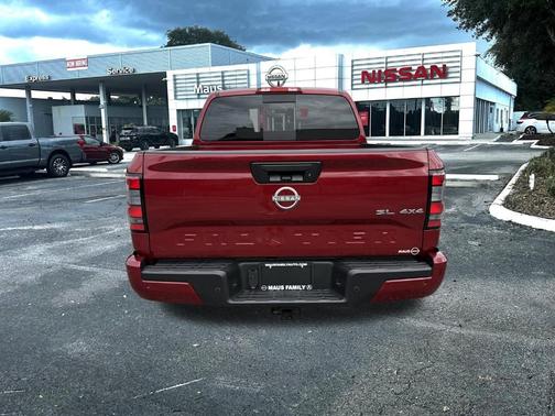 2024 Nissan Frontier SL