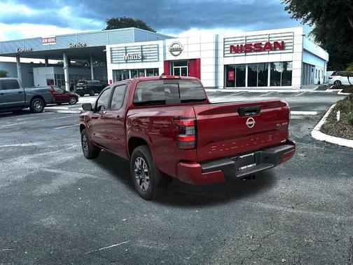 2024 Nissan Frontier SL
