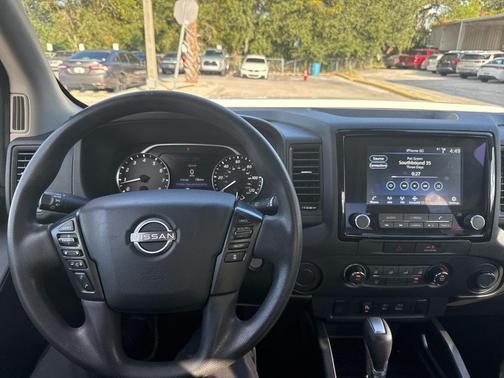 2022 Nissan Frontier S