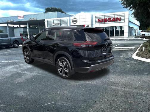 2025 Nissan Rogue SL
