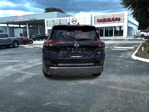 2025 Nissan Rogue SL