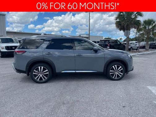 2025 Nissan Pathfinder Platinum