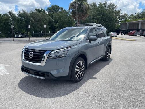 2025 Nissan Pathfinder Platinum
