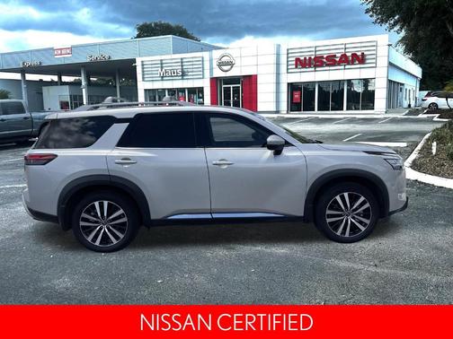 2024 Nissan Pathfinder Platinum