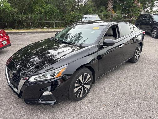 2022 Nissan Altima 2.5 SV