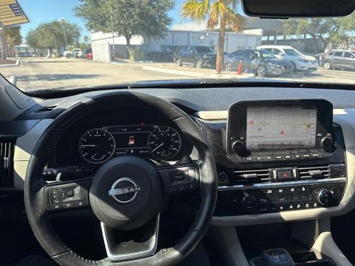 2023 Nissan Pathfinder SL