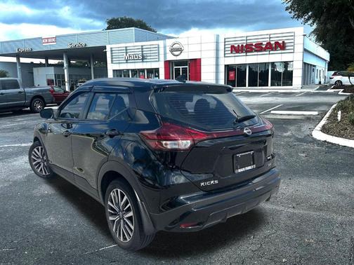 2023 Nissan Kicks SV